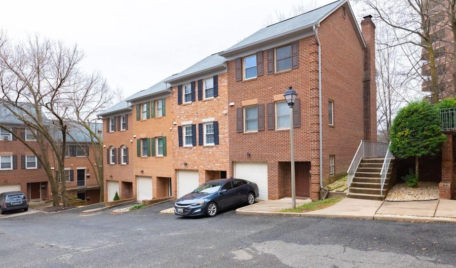 1204 WAYNE St N C, Arlington, VA 22201 - 3 Beds, 3 Bath