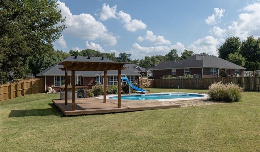 206 Tunbridge Dr, Bentonville, AR 72712 - 4 Beds, 2 Bath