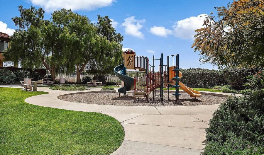 4484 Brisbane Way 5, Oceanside, CA 92058 - 4 Beds, 3 Bath
