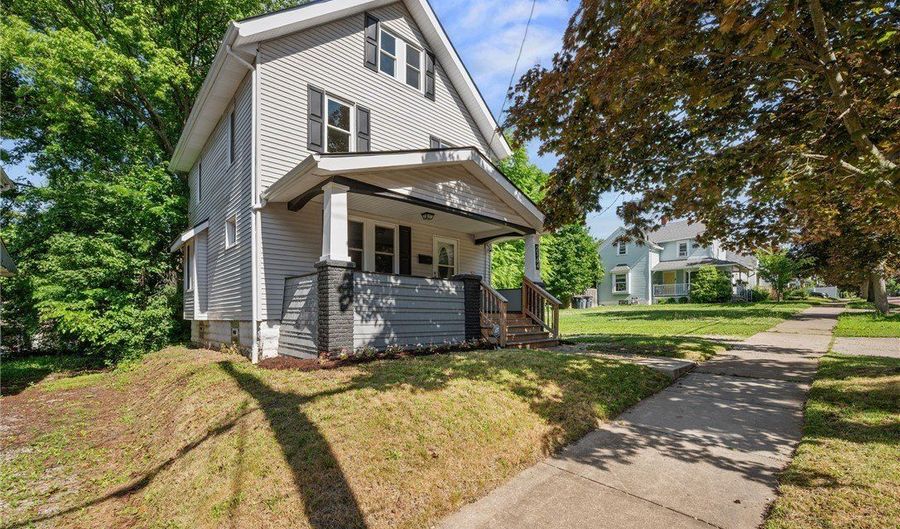 2164 11th St SW, Akron, OH 44314 - 4 Beds, 2 Bath