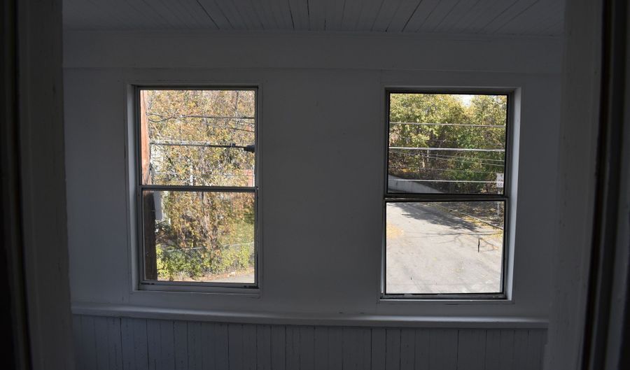 47 Gem Ave, Bridgeport, CT 06606 - 3 Beds, 1 Bath