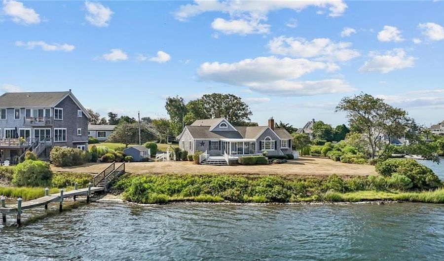 234 Prospect Rd, South Kingstown, RI 02879 - 2 Beds, 2 Bath
