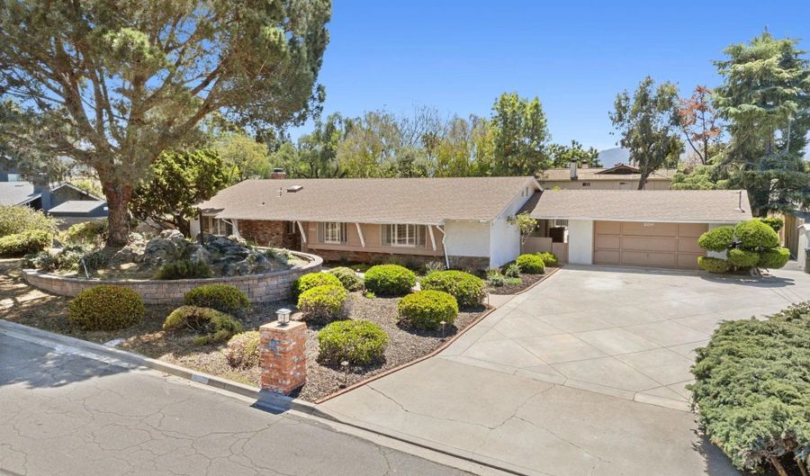 10933 Sunray Pl, La Mesa, CA 91941 - 4 Beds, 2 Bath