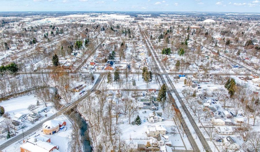 313 Rice, Adrian, MI 49221 - 2 Beds, 1 Bath