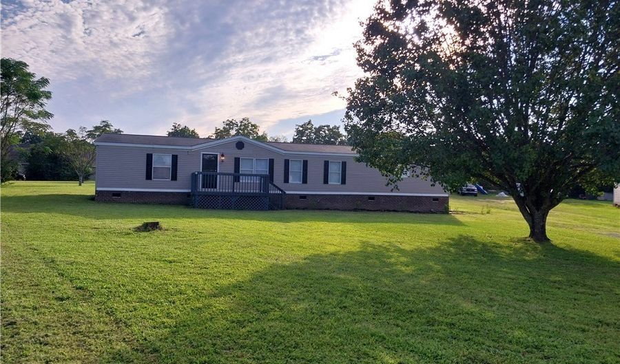 105 Case Ln, Anderson, SC 29624 - 3 Beds, 2 Bath