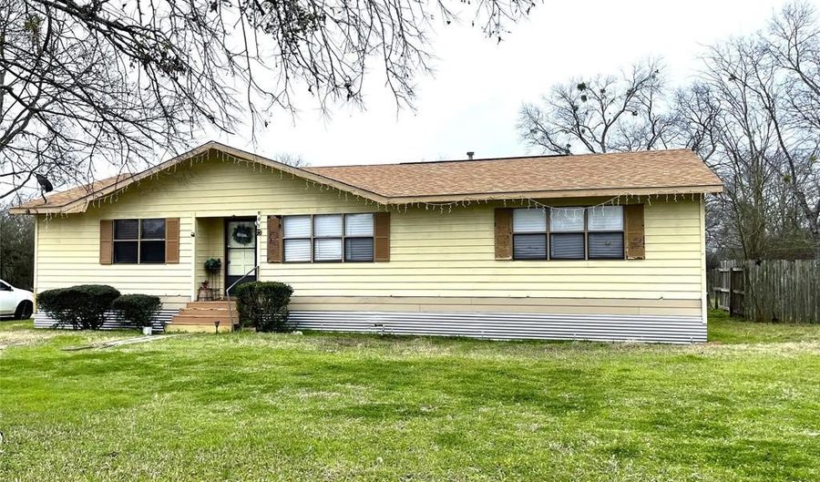 901 Washington St, Teague, TX 75860 - 3 Beds, 2 Bath