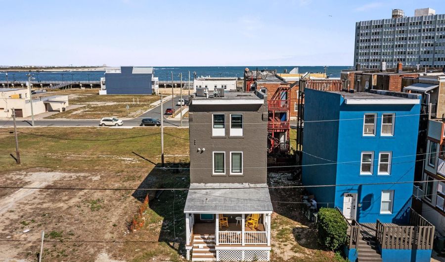129 Seaside, Atlantic City, NJ 08401 - 5 Beds, 3 Bath
