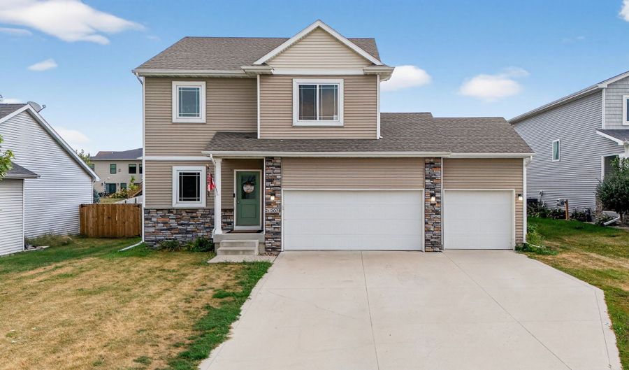 1205 S 12th St, Adel, IA 50003 - 4 Beds, 3 Bath