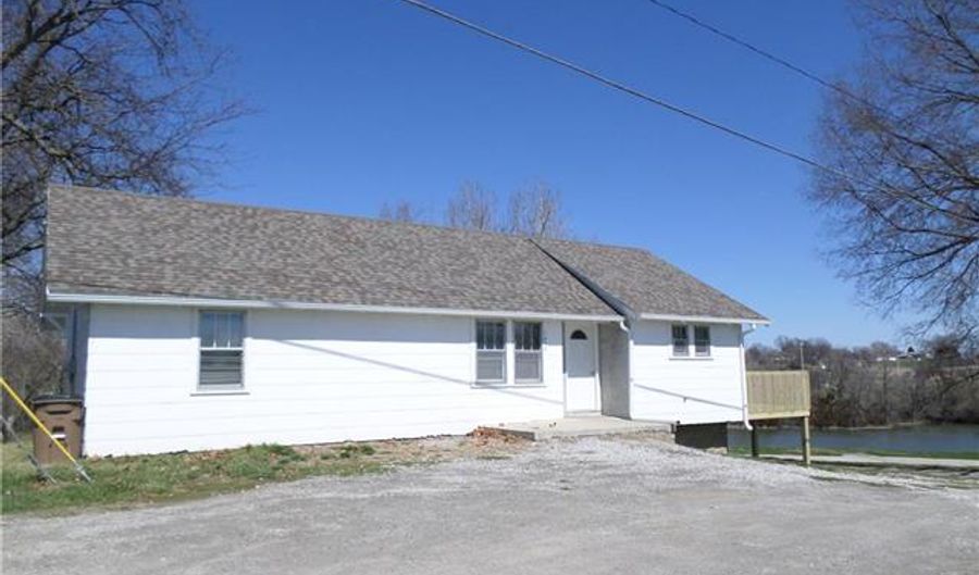 1635 Parallel St, Atchison, KS 66002 - 3 Beds, 1 Bath