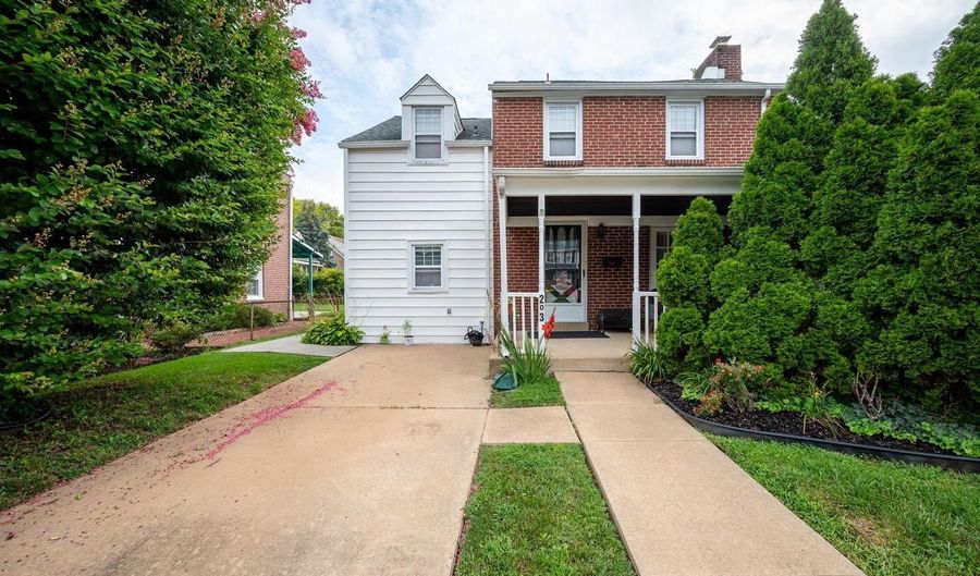 203 COMMONWEALTH Ave, Claymont, DE 19703 - 4 Beds, 4 Bath