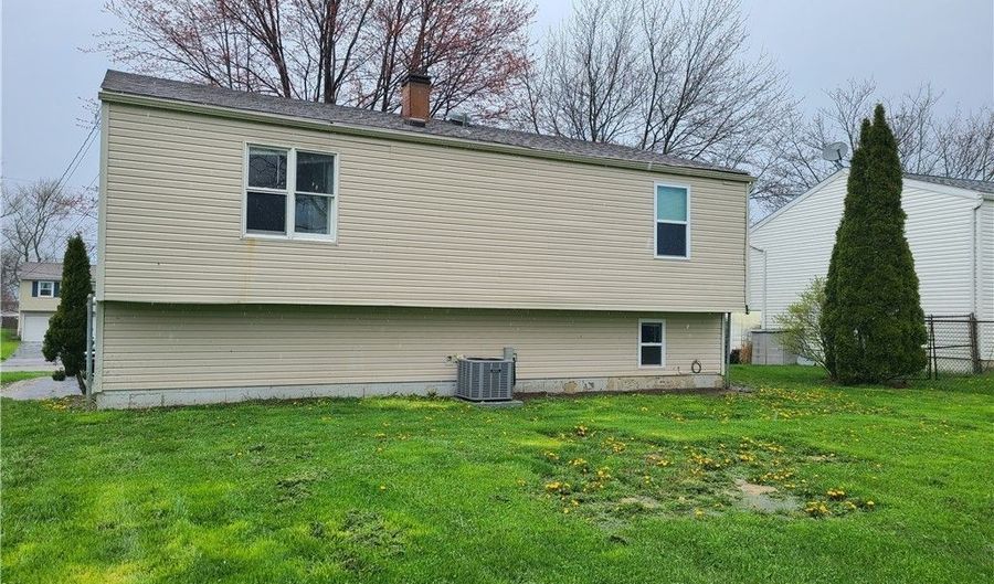 5667 Radcliffe Ave, Youngstown, OH 44515 - 3 Beds, 1 Bath
