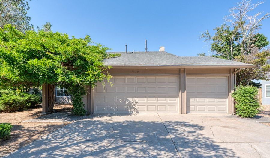 12704 EASTRIDGE Pl NE, Albuquerque, NM 87112 - 4 Beds, 3 Bath