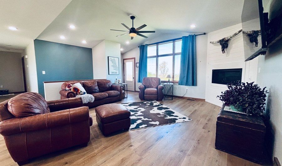 10712 Tory Rd, Britton, SD 57430 - 4 Beds, 3 Bath