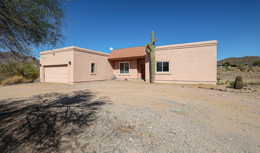 42211 N SPUR CROSS Rd, Cave Creek, AZ 85331 - 4 Beds, 2 Bath