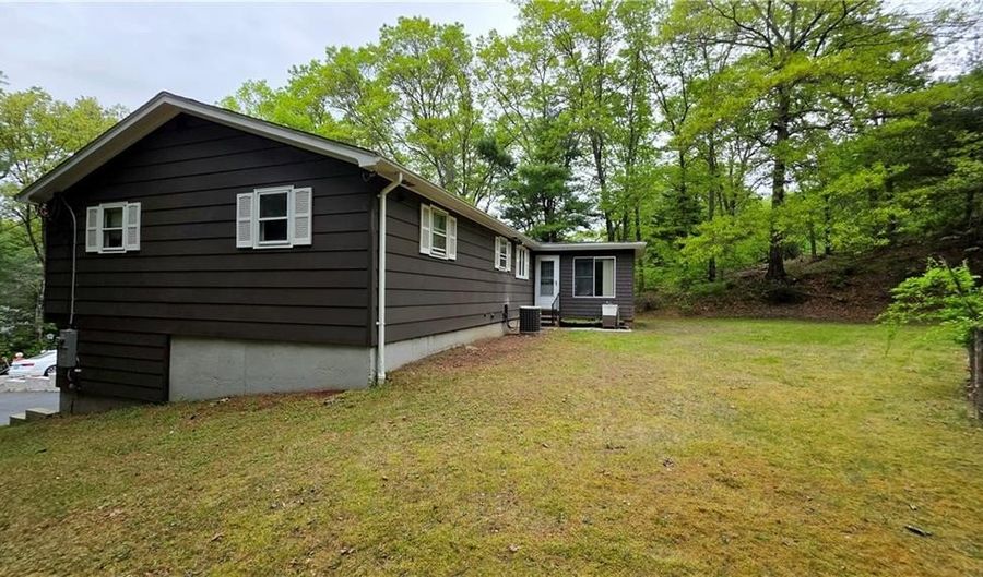 22 Winsor Ave, Johnston, RI 02919 - 3 Beds, 2 Bath