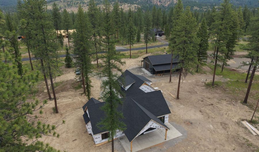 102 Wallace Ln, Blanchard, ID 83804 - 3 Beds, 3 Bath