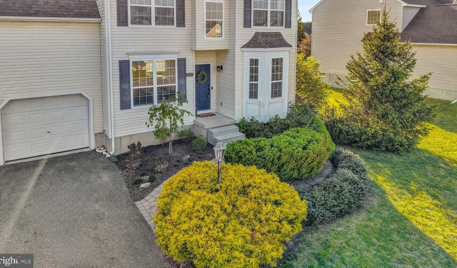 63 STONEBRIDGE Dr, Felton, DE 19943 - 3 Beds, 3 Bath