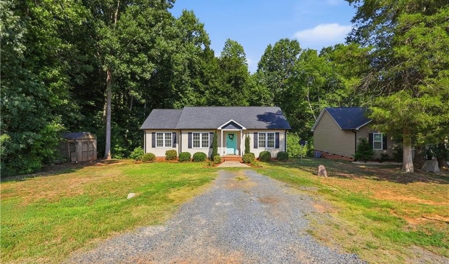 3073 Trotter Rd, Asheboro, NC 27205 - 3 Beds, 2 Bath