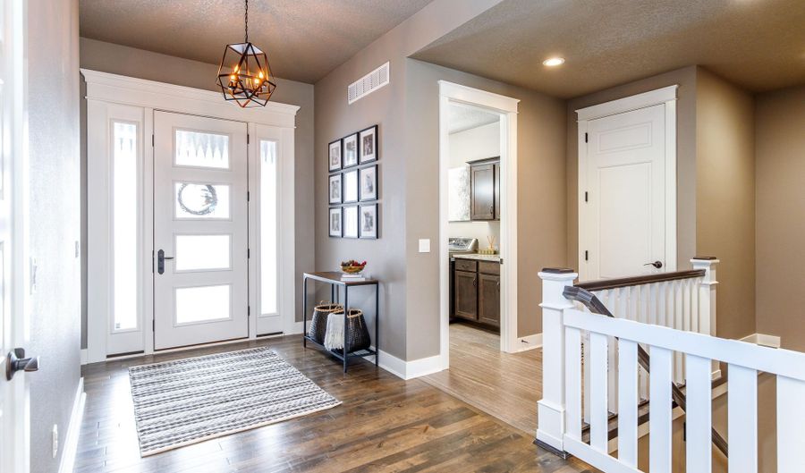 2702 Weston Dr, Ames, IA 50010 - 5 Beds, 3 Bath