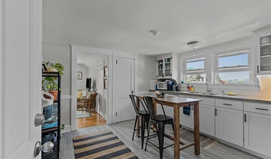 40 Webster St B, Newport, RI 02840 - 1 Beds, 1 Bath