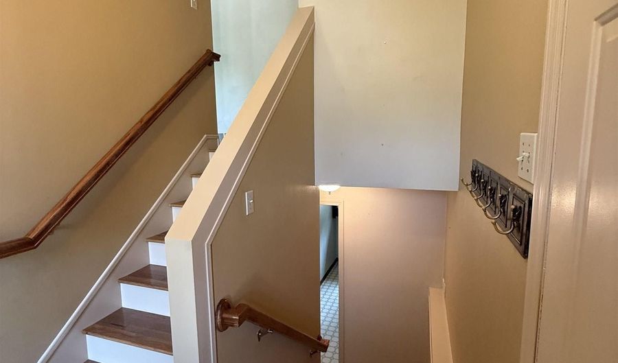 1902 E Lucas St, Algona, IA 50511 - 4 Beds, 3 Bath