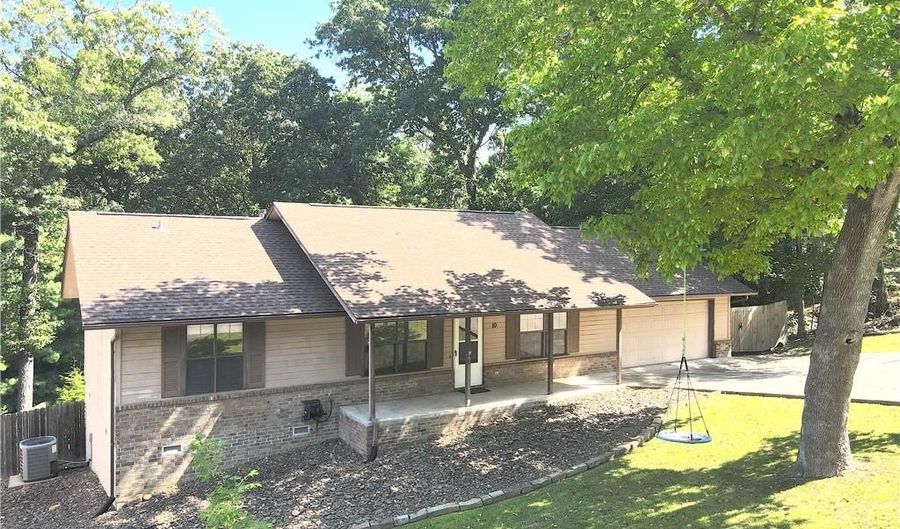 10 Tennyson Ln, Bella Vista, AR 72714 - 2 Beds, 2 Bath