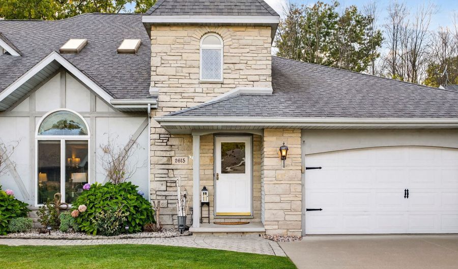 2615 N MILLBROOK Rd, Appleton, WI 54914 - 3 Beds, 3 Bath