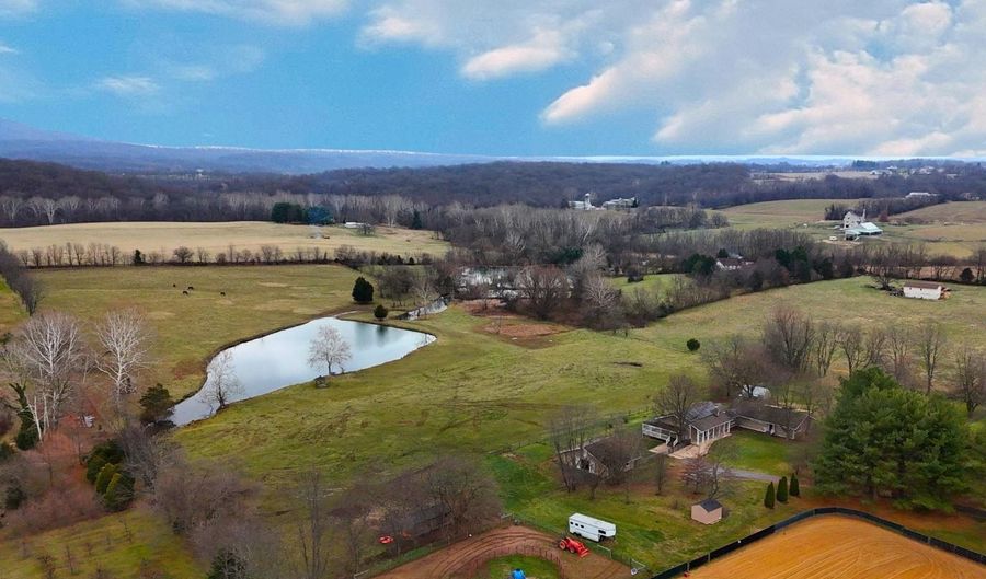 1607 BUCKEYSTOWN Pike, Adamstown, MD 21710 - 3 Beds, 3 Bath