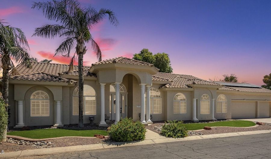 1223 E CLEARVIEW Dr, Casa Grande, AZ 85122 - 5 Beds, 4 Bath