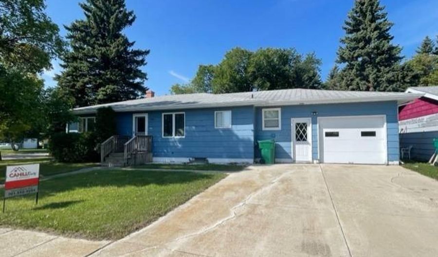 701 6th St, Rolla, ND 58367 - 3 Beds, 1 Bath