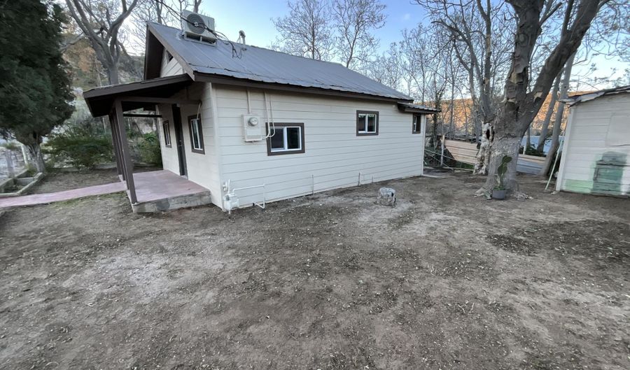 4382 E COPPER St, Claypool, AZ 85532 - 2 Beds, 1 Bath