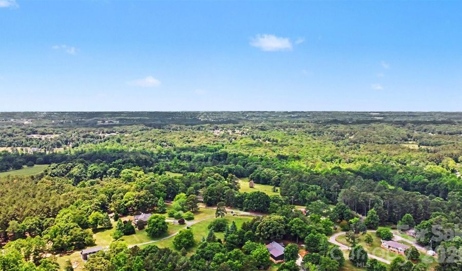 4037 Old Williamston Rd, Belton, SC 29627 - 4 Beds, 3 Bath