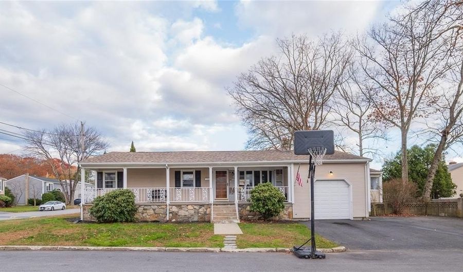 2 Ash Ln, North Providence, RI 02911 - 4 Beds, 2 Bath