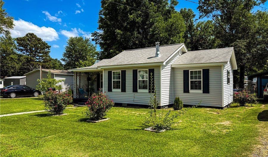 614 NE 2nd St, Atkins, AR 72823 - 2 Beds, 1 Bath