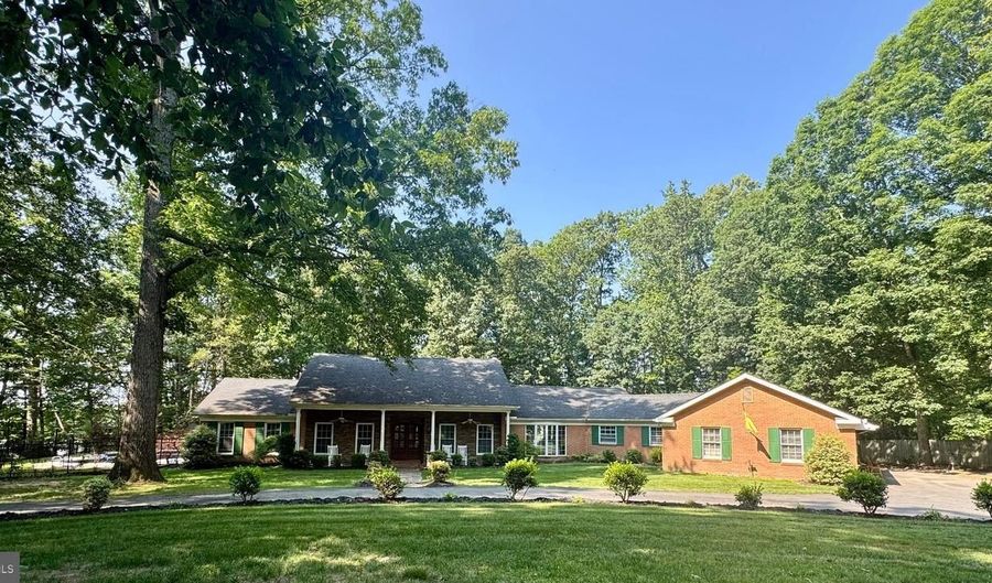 2414 LAUREL BUSH Rd, Abingdon, MD 21009 - 3 Beds, 4 Bath