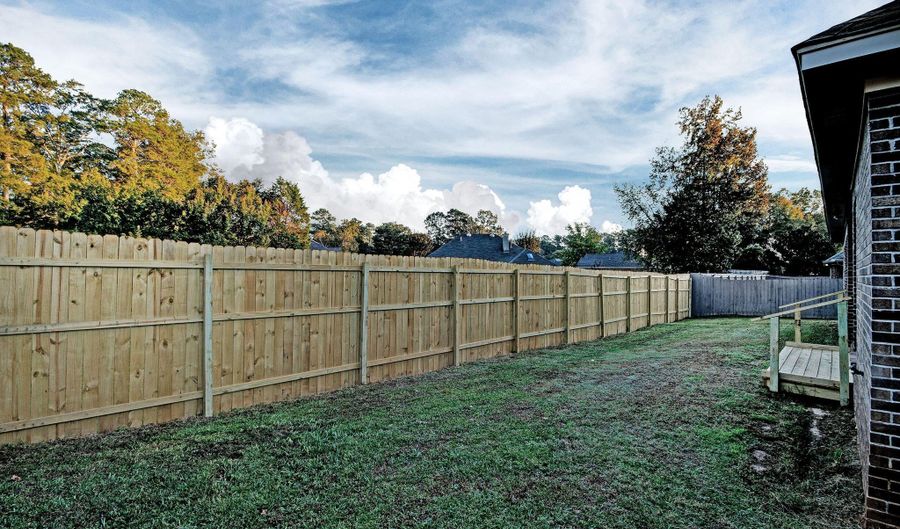 301 Old Town Cir, Brandon, MS 39042 - 3 Beds, 2 Bath