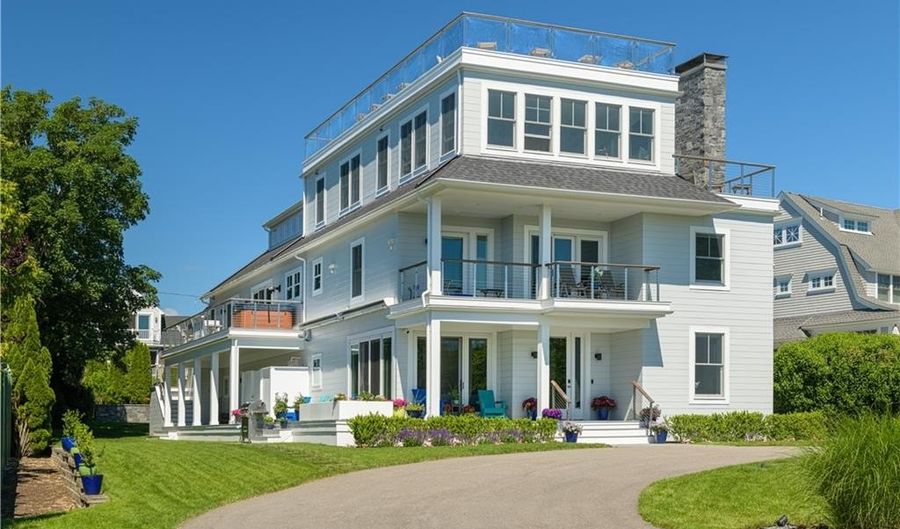 592 Tuckerman Ave, Middletown, RI 02842 - 5 Beds, 6 Bath