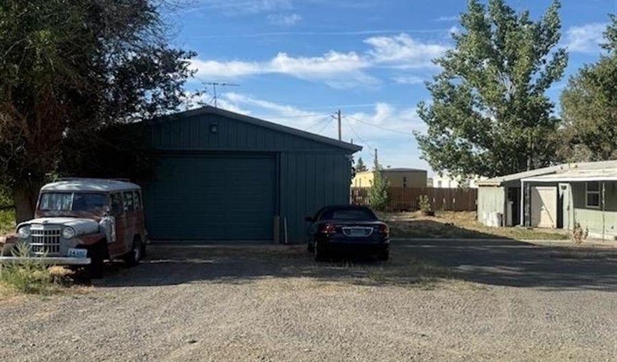 110 E Shoshone Ave, Byron, WY 82412 - 2 Beds, 1 Bath