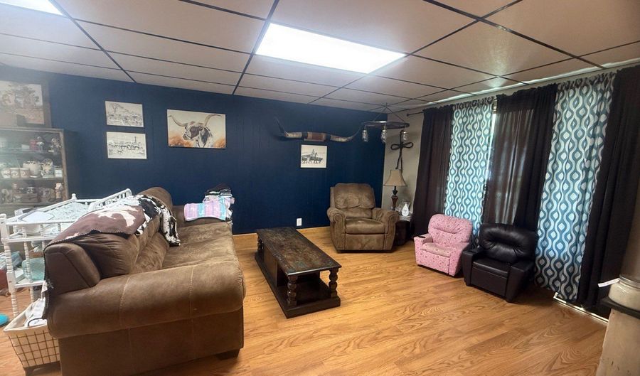 631 W Walnut St, Albion, NE 68620 - 4 Beds, 2 Bath