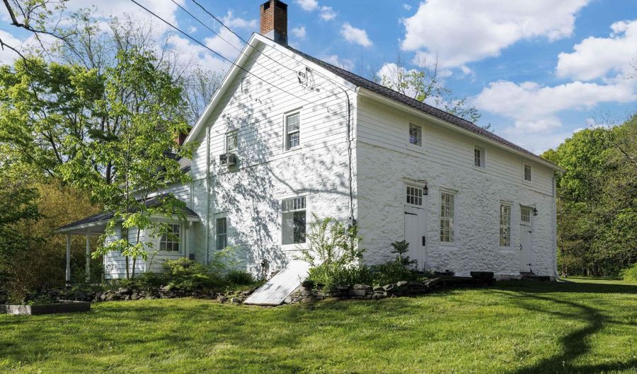 582 Old Kings Hwy, Accord, NY 12404 - 4 Beds, 3 Bath