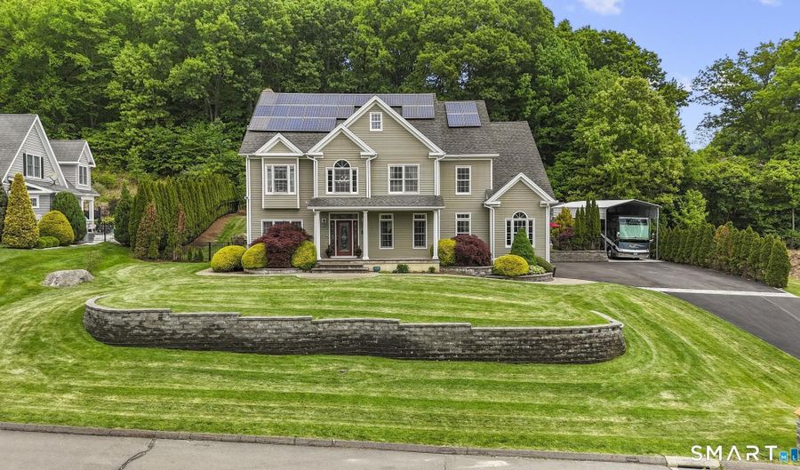 38 Bonna St, Beacon Falls, CT 06403 - 5 Beds, 6 Bath