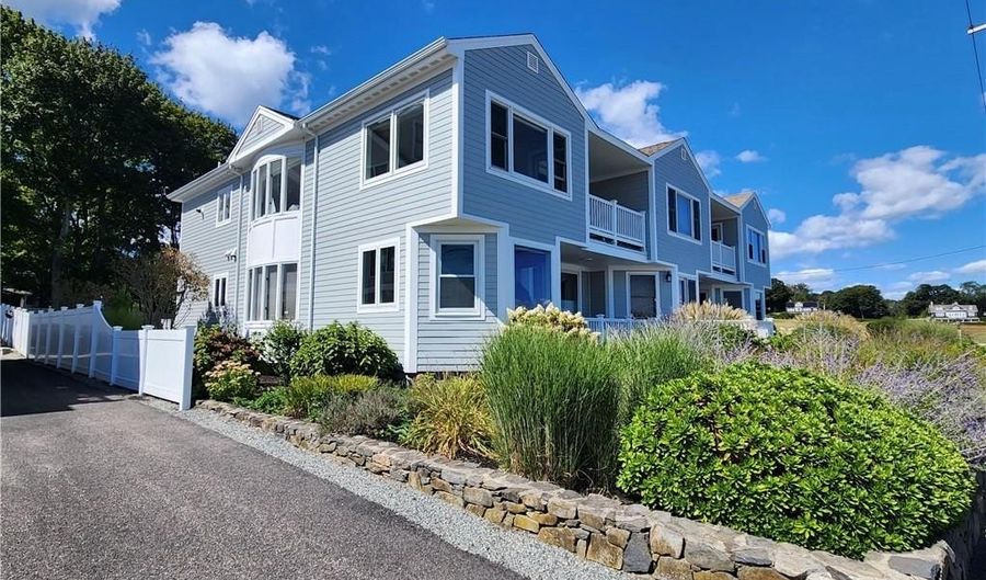 73 Conanicus Ave 4, Jamestown, RI 02835 - 2 Beds, 2 Bath