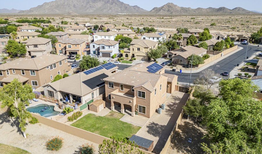 6922 S BLACK HILLS Way, Chandler, AZ 85249 - 5 Beds, 4 Bath