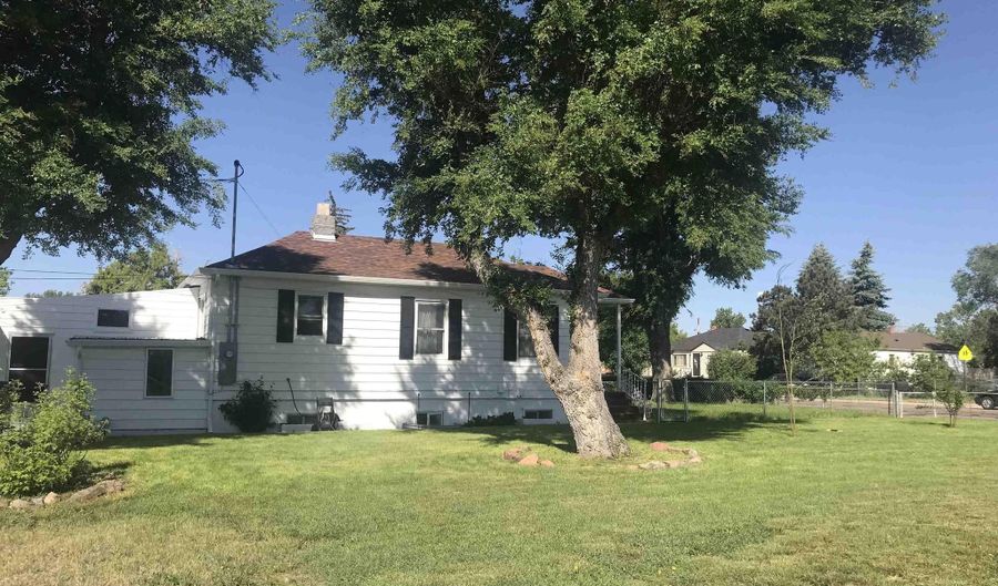 817 E 4TH St, Cheyenne, WY 82007 - 0 Beds, 3 Bath