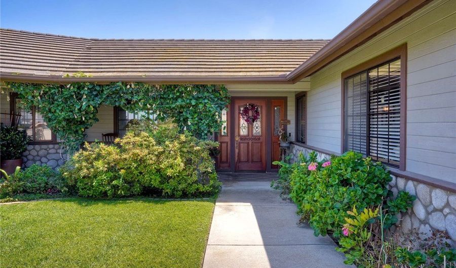 1923 Vista Del Norte, Fallbrook, CA 92028 - 3 Beds, 2 Bath