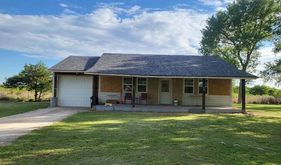 268267 Lakeview Dr, Ames, OK 73718 - 2 Beds, 2 Bath