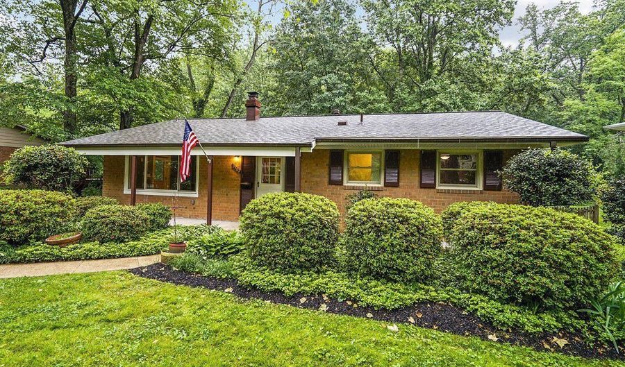 3903 IVYDALE Dr, Annandale, VA 22003 - 4 Beds, 3 Bath
