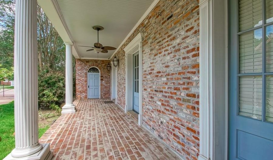 926 Crown Aly, Baton Rouge, LA 70806 - 4 Beds, 3 Bath