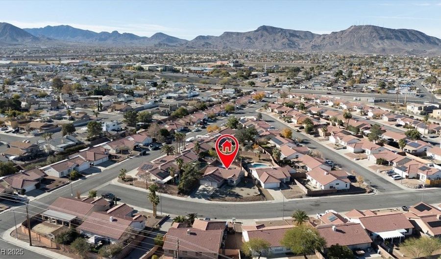 687 Arrowhead Canyon Dr, Henderson, NV 89002 - 4 Beds, 2 Bath