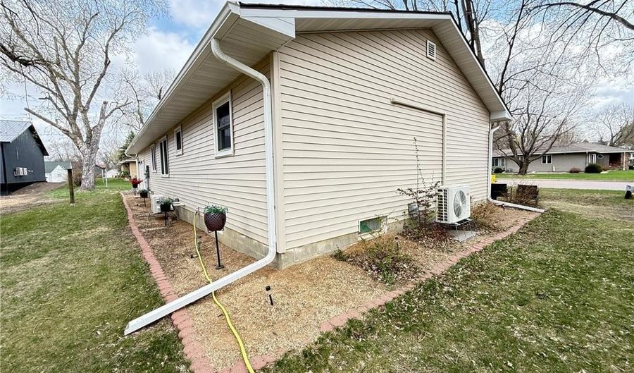 441 S Haven St, Appleton, MN 56208 - 3 Beds, 2 Bath